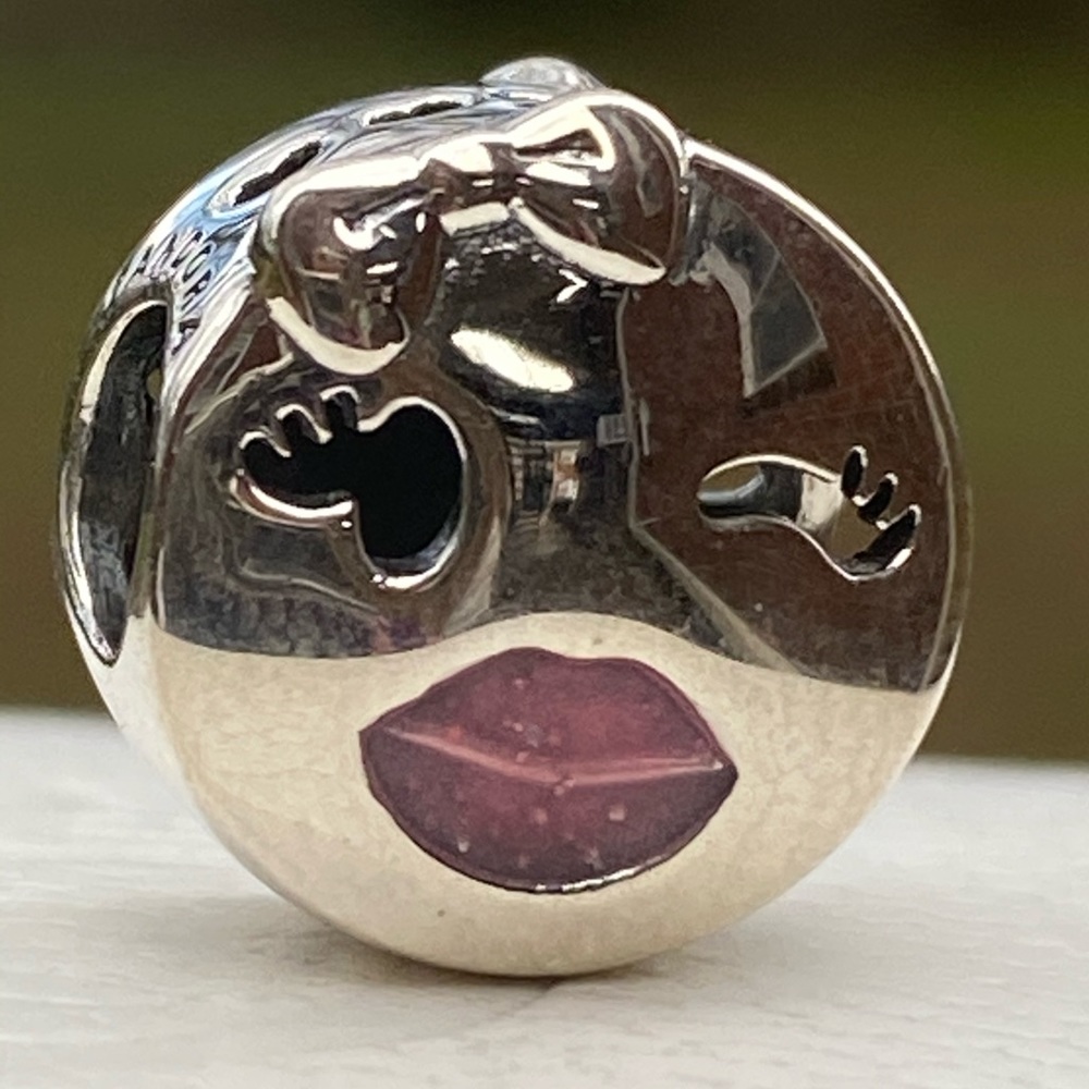 Pandora Playful Wink Charm